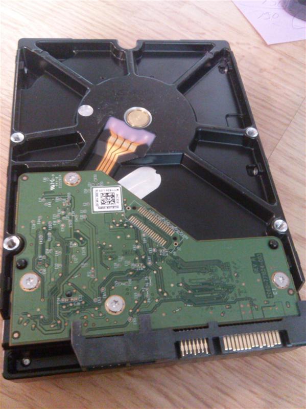 WD20EZRX-00DC0B0 - 11-May-2013 - WD-WCC300419916 - photo-2