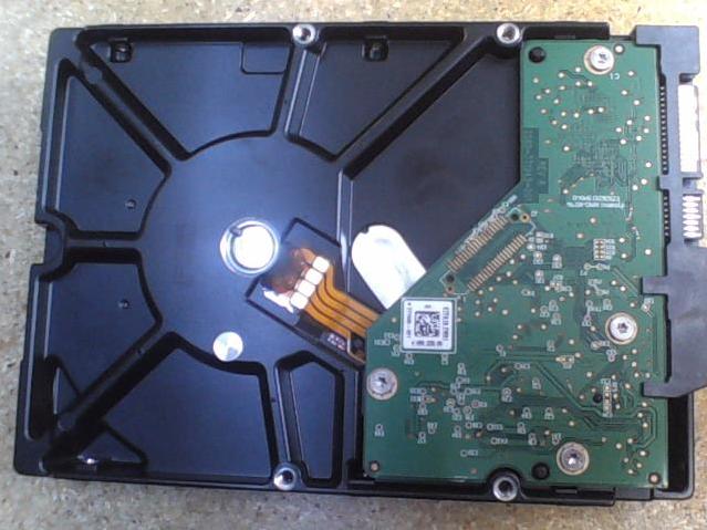 WD30EZRX-00D8PB0 - 05-Jan-2015 - WD-WCC4NNPRU8ZF - photo-2