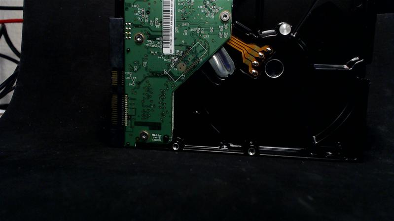 WD5000AAKS-00V1A0 - 01-Oct-2009 - WD-WMAWF0640838 - photo-2